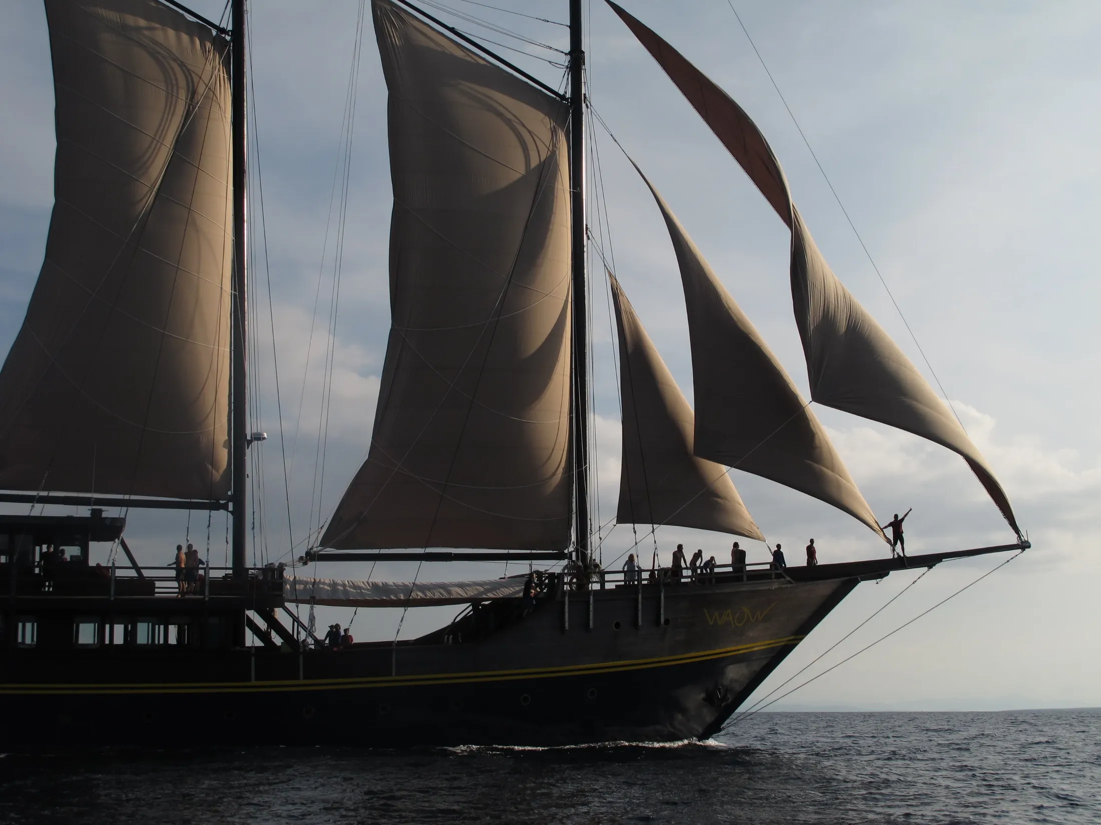 Waow 2 under full sail.