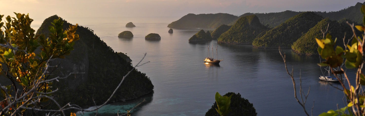 für ein einmaliges Erlebnis in Sache segeln, kreuzen und tauchen in Indonesien mit dem liveaboard Phinisi Segler MSY WAOW zu mythischen und abgelegenen Tauchplätzen im Korallendreieck - Wayag Papua