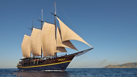 Building the WAOW, Phinisi liveaboard for dive cruises, sailing in Indonesia. Komodo, Raja Ampat, Papua Barat, Moluccas, Seram sea, Halmahera, Manado, Lembeh and Alor 