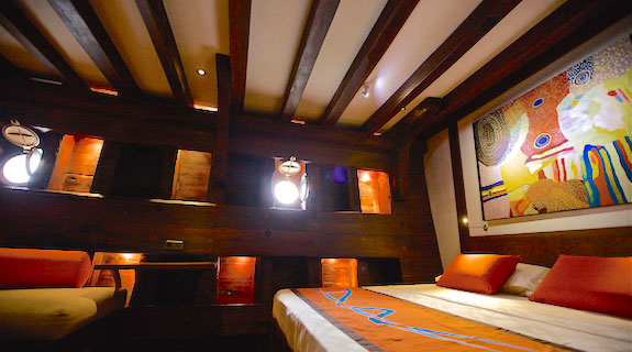 Le WAOW, bateau de croisière plongée luxe, navigue en Indonésie de Raja Ampat à Komodo. Cabine DELUXE double.
