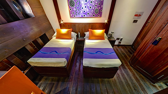 Cabine DELUXE Twin-share sur le WAOW, bateau de croisière plongée luxe, navigue en Indonésie de Raja Ampat à Komodo.