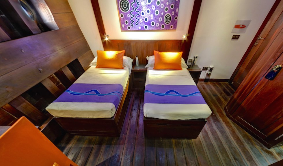 DELUXE Twin-share Kabine an Bord des Luxus liveaboard Tauchschiffes MSY WAOW für ein einmaliges Erlebnis in Sache segeln, kreuzen und tauchen in Indonesien