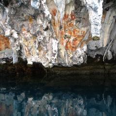 Phinisi Pinisi bateau de plongée et voilier WAOW à Misool en Indonésie Peintures rupestres Cave paintings
