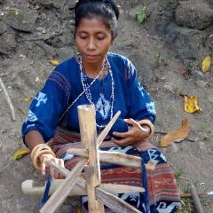 KOMODO Indonesian woman weaving Ikat Photo-36AE9524- Liveaboard MSY WAOW cruising in Indonesia for Scuba diving